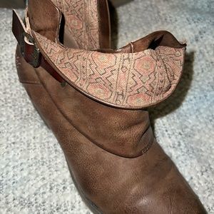 Blowfish brown ankle boots
